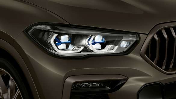 BMW Laserlight G06. Close-up van de BMW X6 SUV met focus op het Laserlight G06.