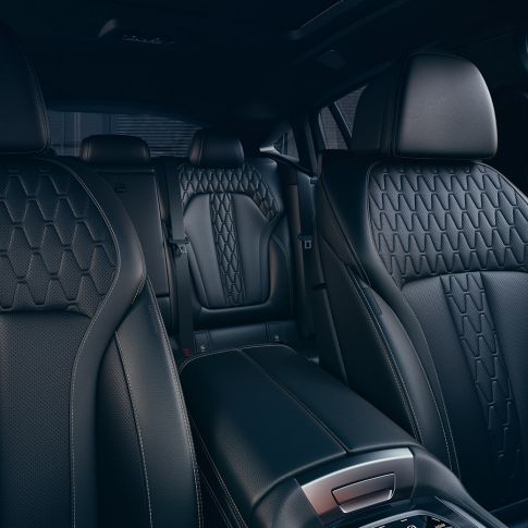 BMW X6 bekleding G06. BMW X6 interieur met zicht op de bekleding G06.
