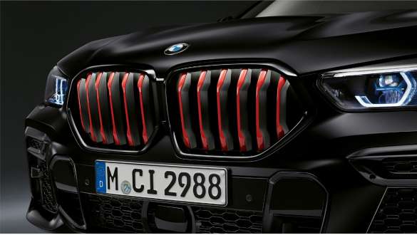 Dubbele BMW nieren met spijltjes in Chili Red BMW X6 Edition Black Vermilion G06 2021 Dubbele BMW nieren met spijltjes in Chili Red BMW X6 Edition Black Vermilion G06 2021