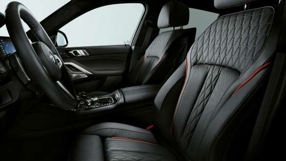 BMW Individual binnenbekleding volleder Merino in Schwarz met rode siernaden BMW X6 Edition Black Vermilion G06 2021 BMW Individual binnenbekleding volleder Merino in Schwarz met rode siernaden BMW X6 Edition Black Vermilion G06 2021