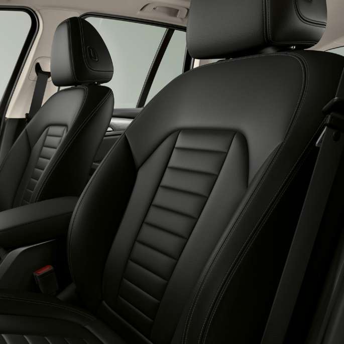 BMW iX3 G08 Model “Inspiring” sportzetels in leder Vernasca Mokka BMW iX3 G08 Model “Inspiring” sportzetels voor bestuurder en voorpassagier in leder Vernasca Mokka interieur