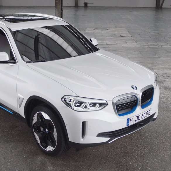 BMW iX3 G08 exterieurdesign film BMW iX3 G08 2020 Mineralweiß metallic exterieurdesign film