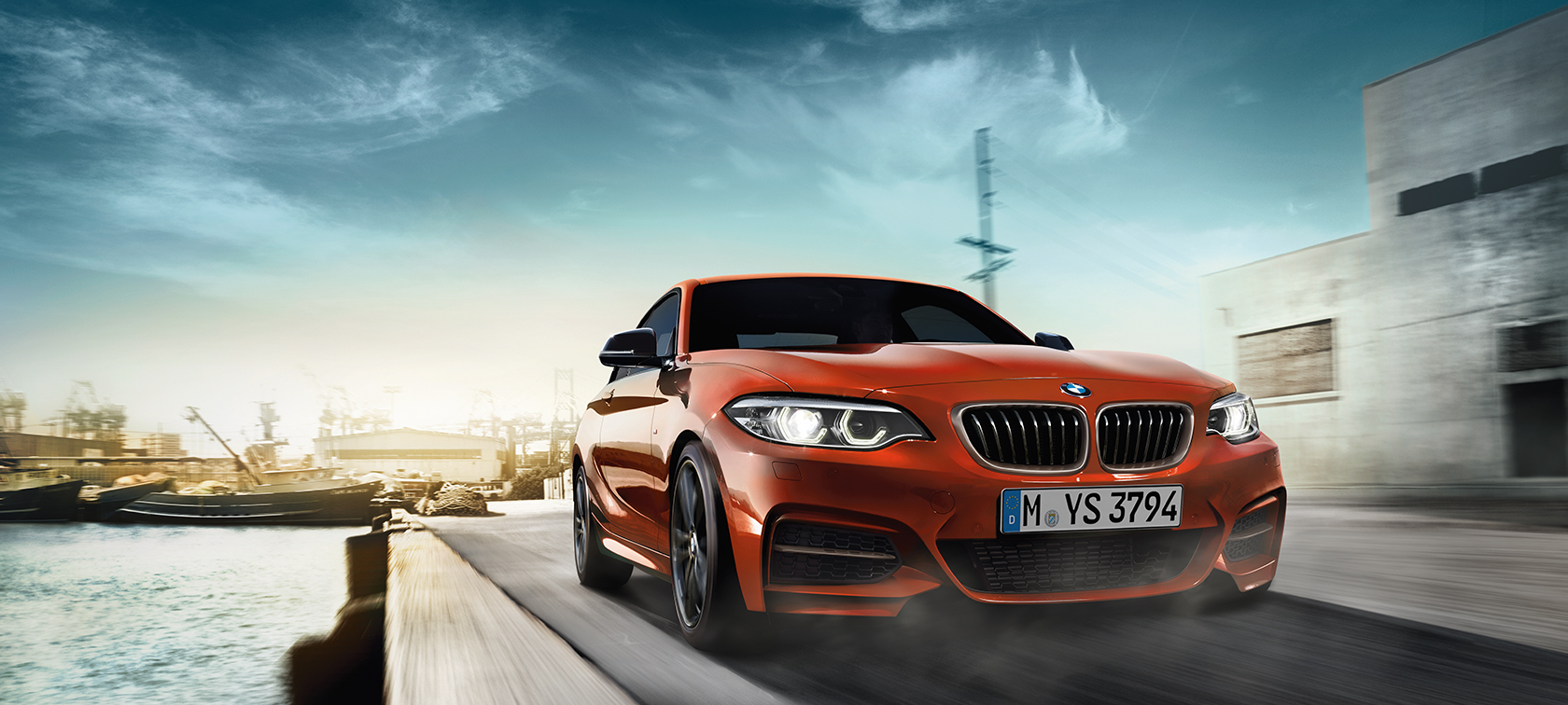 BMW 2 Reeks Coupé, driekwart vooraanzicht in beweging F22 BMW 2 Reeks Coupé, driekwart vooraanzicht in beweging F22