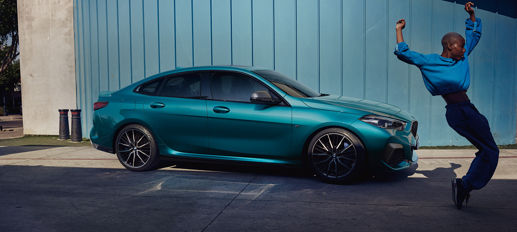 Offres et services pour la BMW Série 2 Gran Coupé F44 Offres et services pour la BMW Série 2 Gran Coupé en Snapper Rocks Blau metallic F44, vue latérale