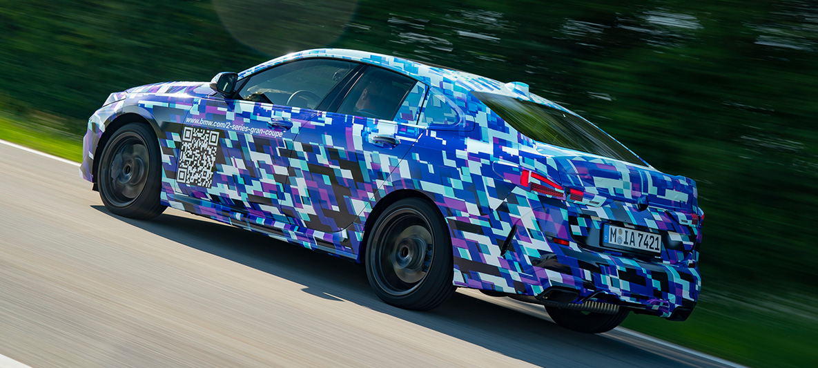 Le dynamisme de la BMW Série 2 Gran Coupé BMW M235i xDrive 2020, vue de trois quarts de profil du prototype
