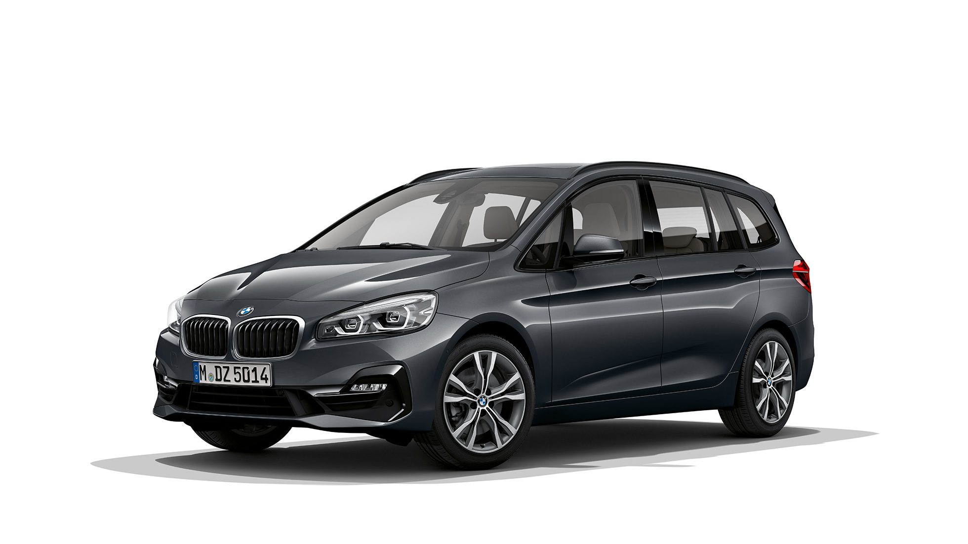 Driekwart vooraanzicht BMW 2 Reeks Gran Tourer Model Sport BMW 2 Reeks Gran Tourer 220d Model Sport F46 facelift 2018 Mineralgrau metallic driekwart vooraanzicht