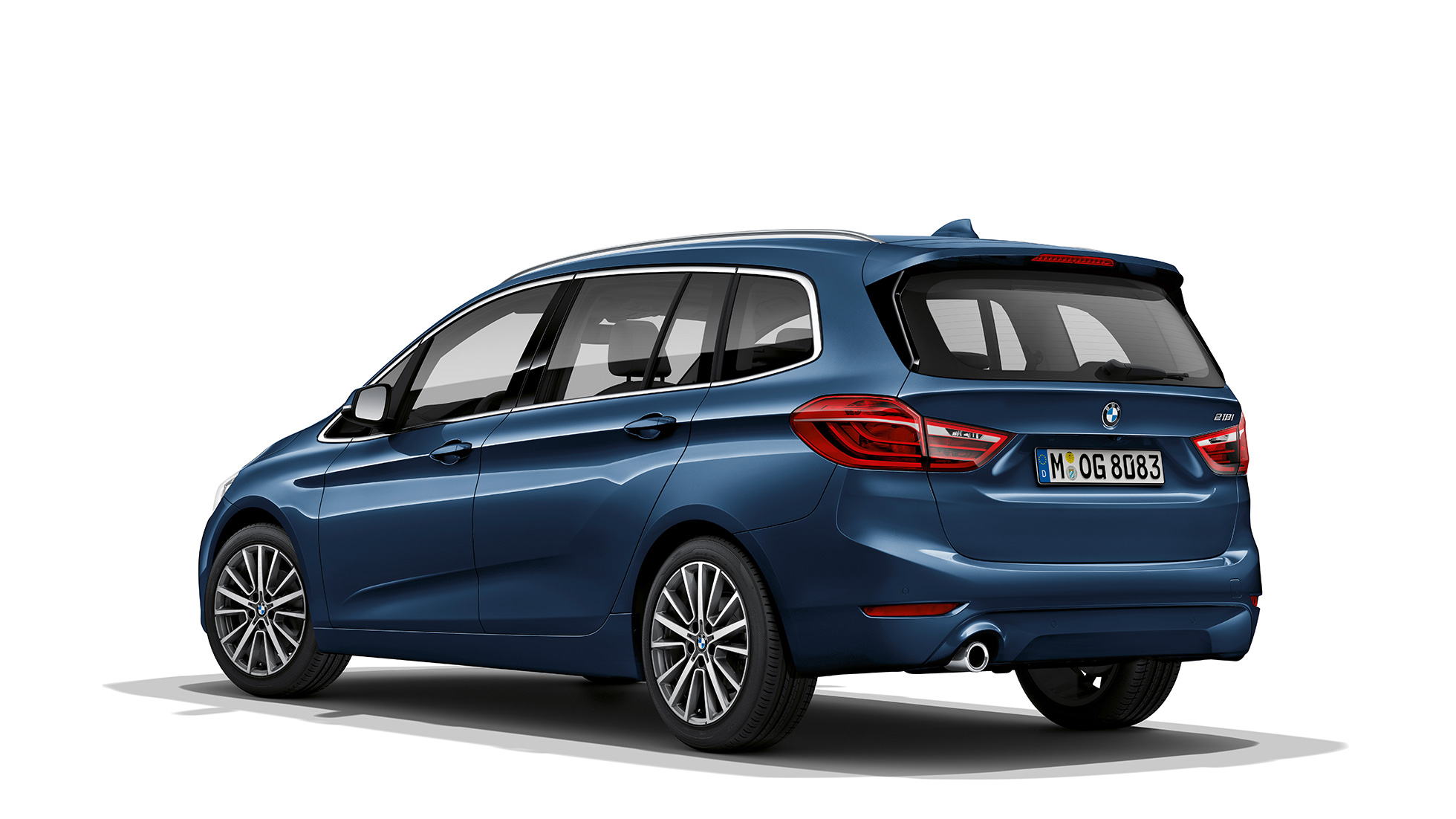 Driekwart achteraanzicht BMW 2 Reeks Gran Tourer Model Advantage BMW 2 Reeks Gran Tourer 218i Model Advantage F46 facelift 2018 Phytonicblau driekwart achteraanzicht