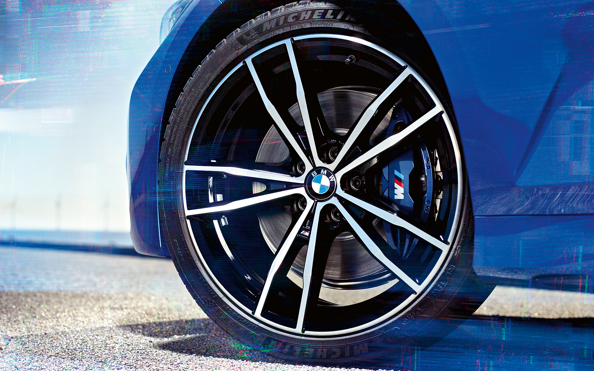 BMW 3 Reeks Berline (G20), BMW lichtmetalen velgen, 791 M. Close-up van de BMW 19" lichtmetalen velgen, 791 M Jetblack van de BMW 3 Reeks Berline (G20).