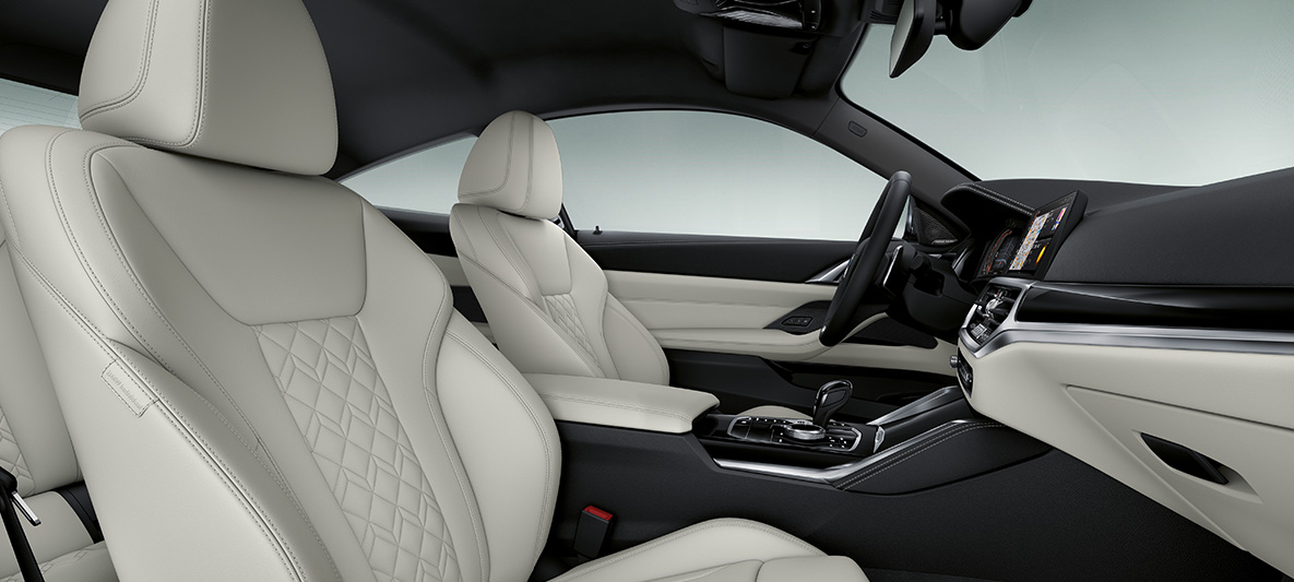 Lederuitrusting Elfenbeinweiß BMW 4 Reeks Coupé Individual G22 2020 interieur BMW Individual uitgebreide lederuitrusting Merino Elfenbeinweiß BMW 4 Reeks Coupé Individual G22 2020 interieur
