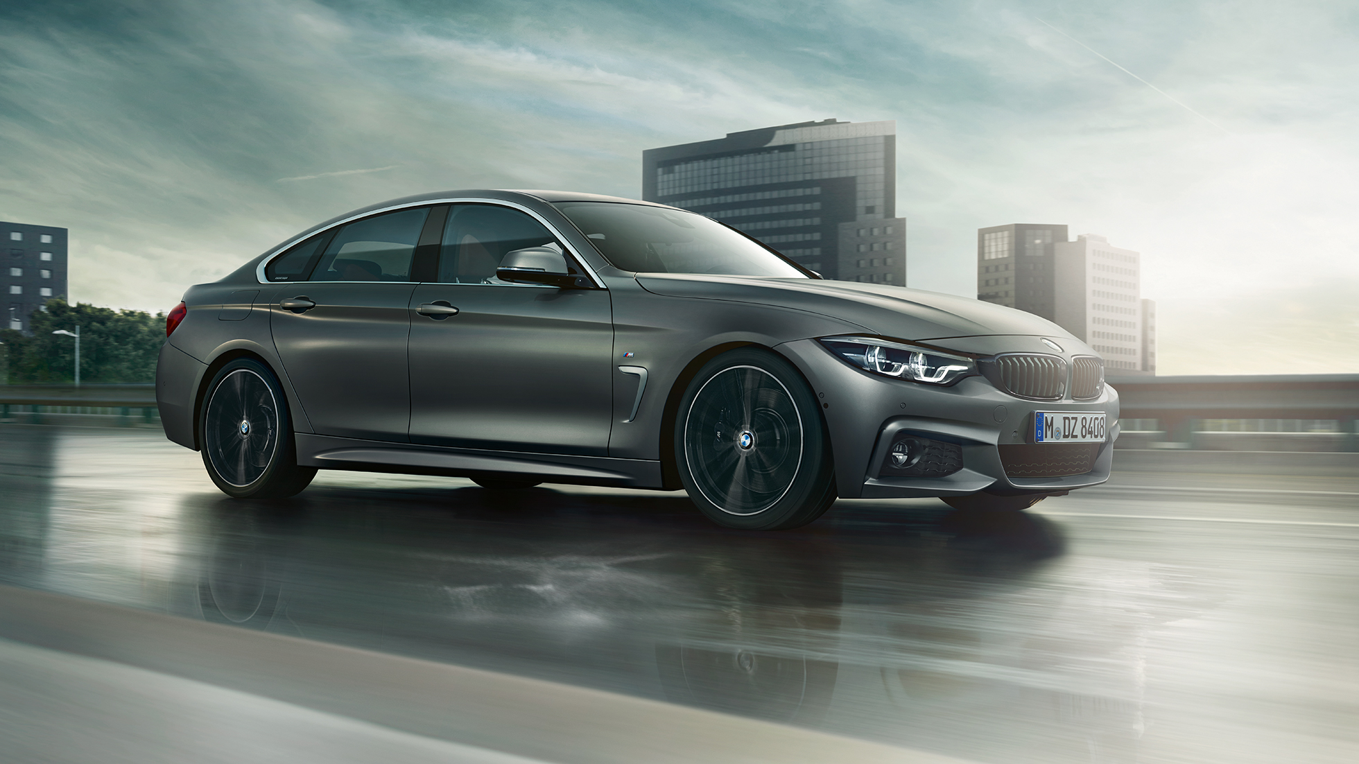 BMW Série 4 Gran Coupé en mouvement, vue de profil F36 BMW Série 4 Gran Coupé en mouvement, vue de profil F36