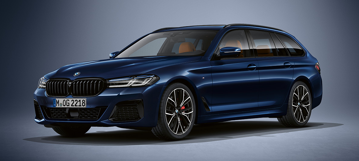 Teinte Individual de la BMW Série 5 Touring G31 BMW Série 5 Touring Individual G31 restylage 2020, vue de trois quarts avant, à l'arrêt