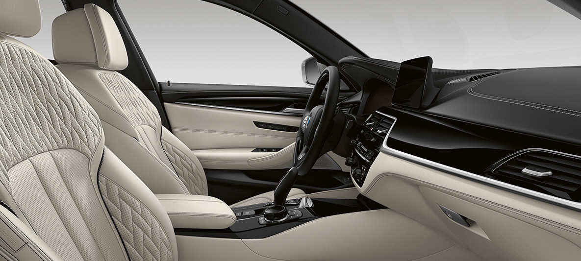 Équipement tout cuir de la BMW Série 5 Touring G31 Individual, intérieur Équipement tout cuir de la BMW Série 5 Touring Individual G31 restylage 2020, habitacle et intérieur