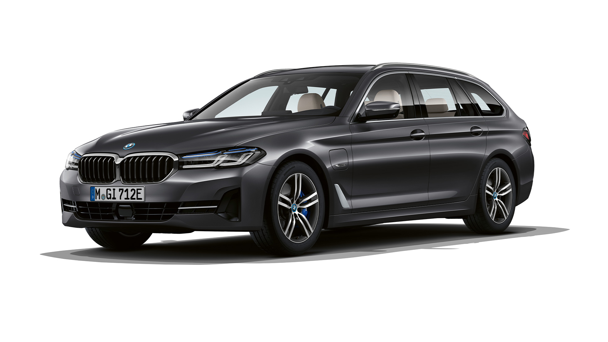 Équipement de base de la BMW Série 5 Touring 530i G31, avant Équipement de base de la BMW Série 5 Touring 530i G31 2020 en Sophistograu, vue de trois quarts avant