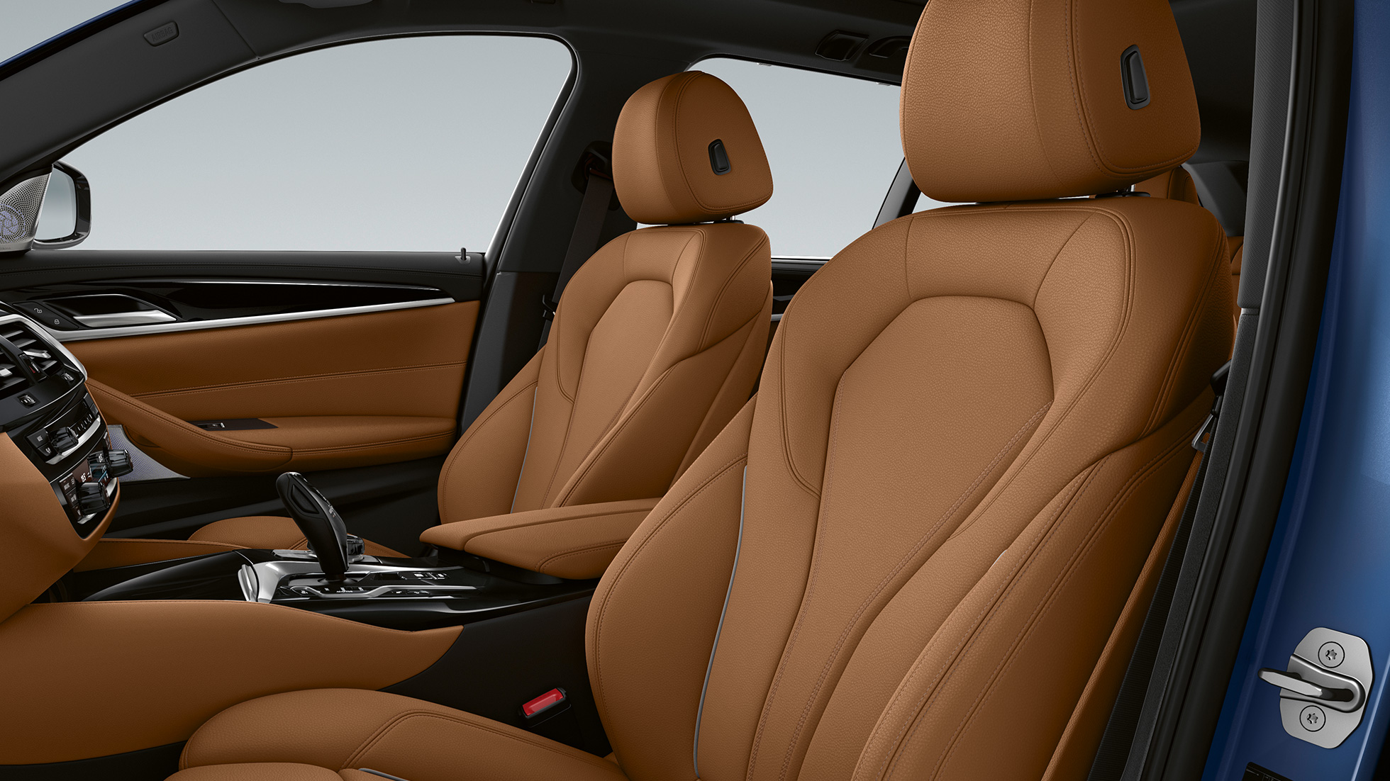 Garnissage de la BMW Série 5 Touring G31 Kit M Sport Garnissage en cuir Dakota Cognac avec surpiqûre exclusive et passepoil contrasté de la BMW Série 5 Touring 530e G31 2020 Kit M Sport, intérieur