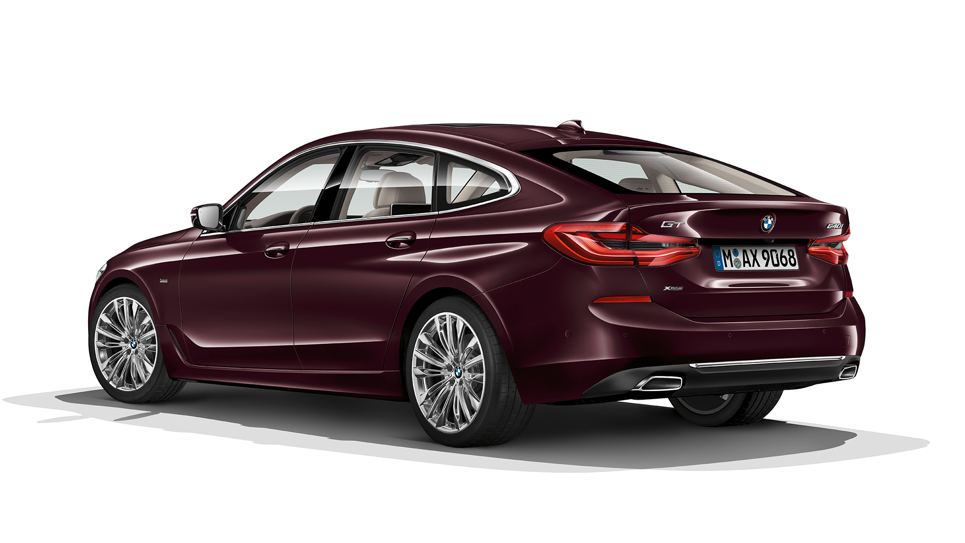 BMW Série 6 Gran Turismo G32 Modèle Luxury vue de trois quarts arrière BMW Série 6 Gran Turismo G32 2017 Modèle Luxury Royal Burgundy Red vue de trois quarts arrière