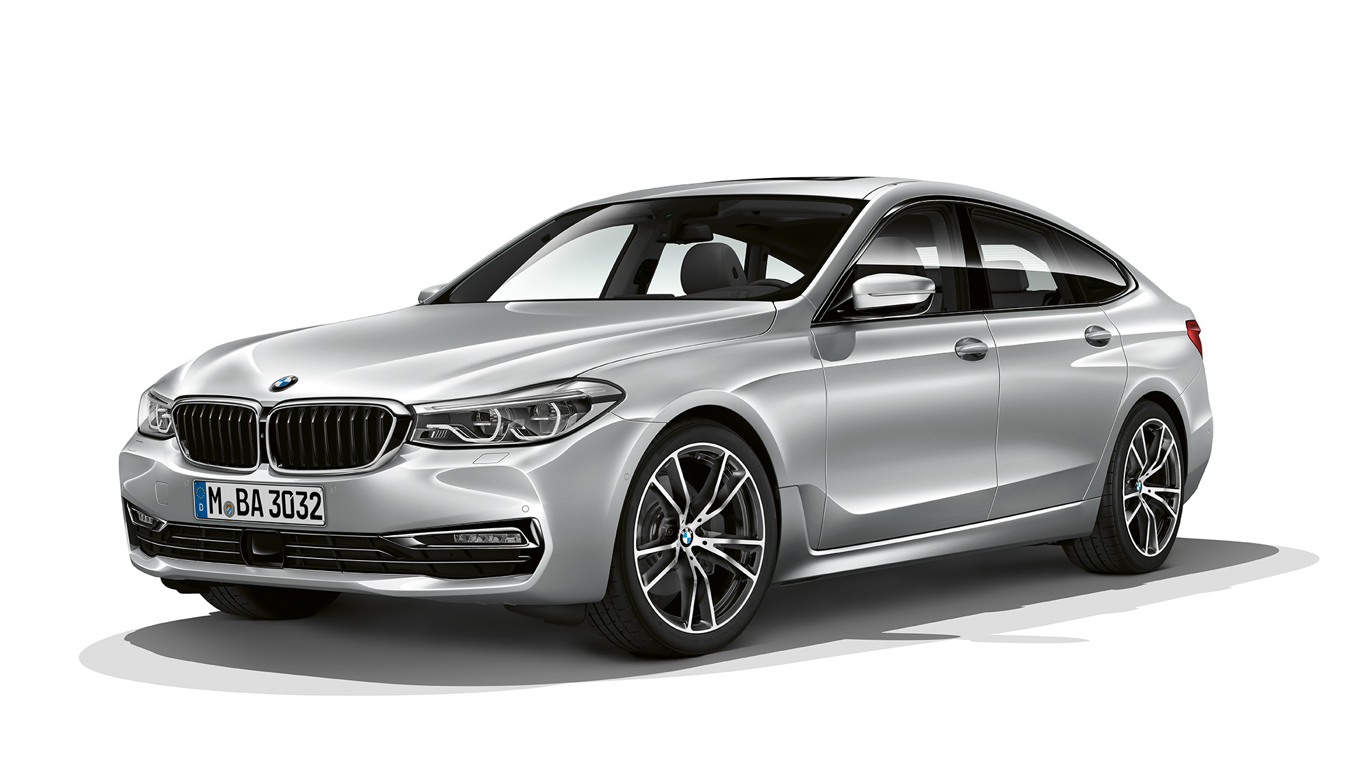 BMW Série 6 Gran Turismo G32 Modèle Sport vue de trois quarts avant BMW Série 6 Gran Turismo G32 2017 Modèle Sport Glaciersilber metallic vue de trois quarts avant