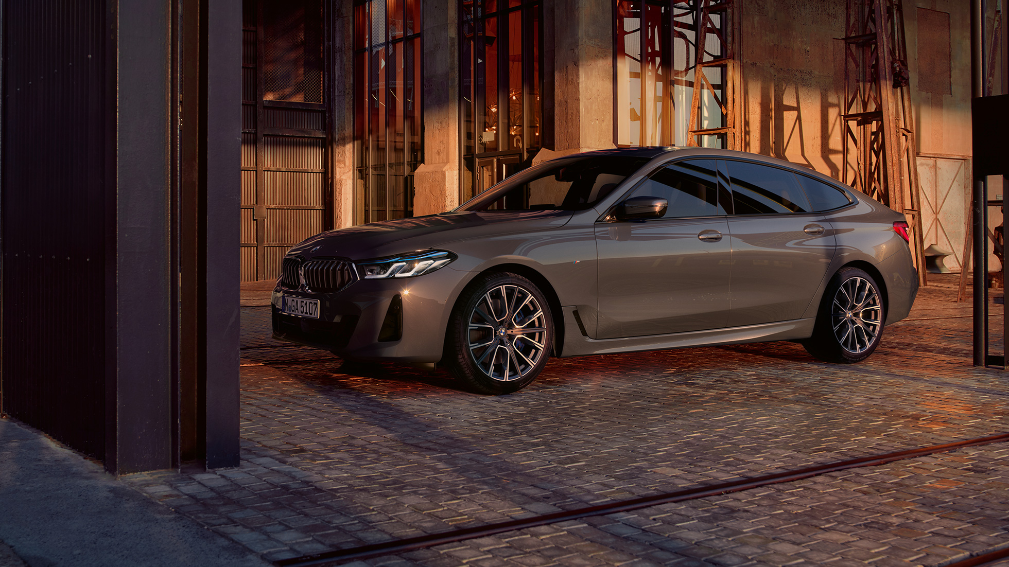 Silhouet BMW 6 Reeks Gran Turismo G32 2020 BMW 6 Reeks Gran Turismo 640i xDrive G32 2020 Berninagrau zijaanzicht
