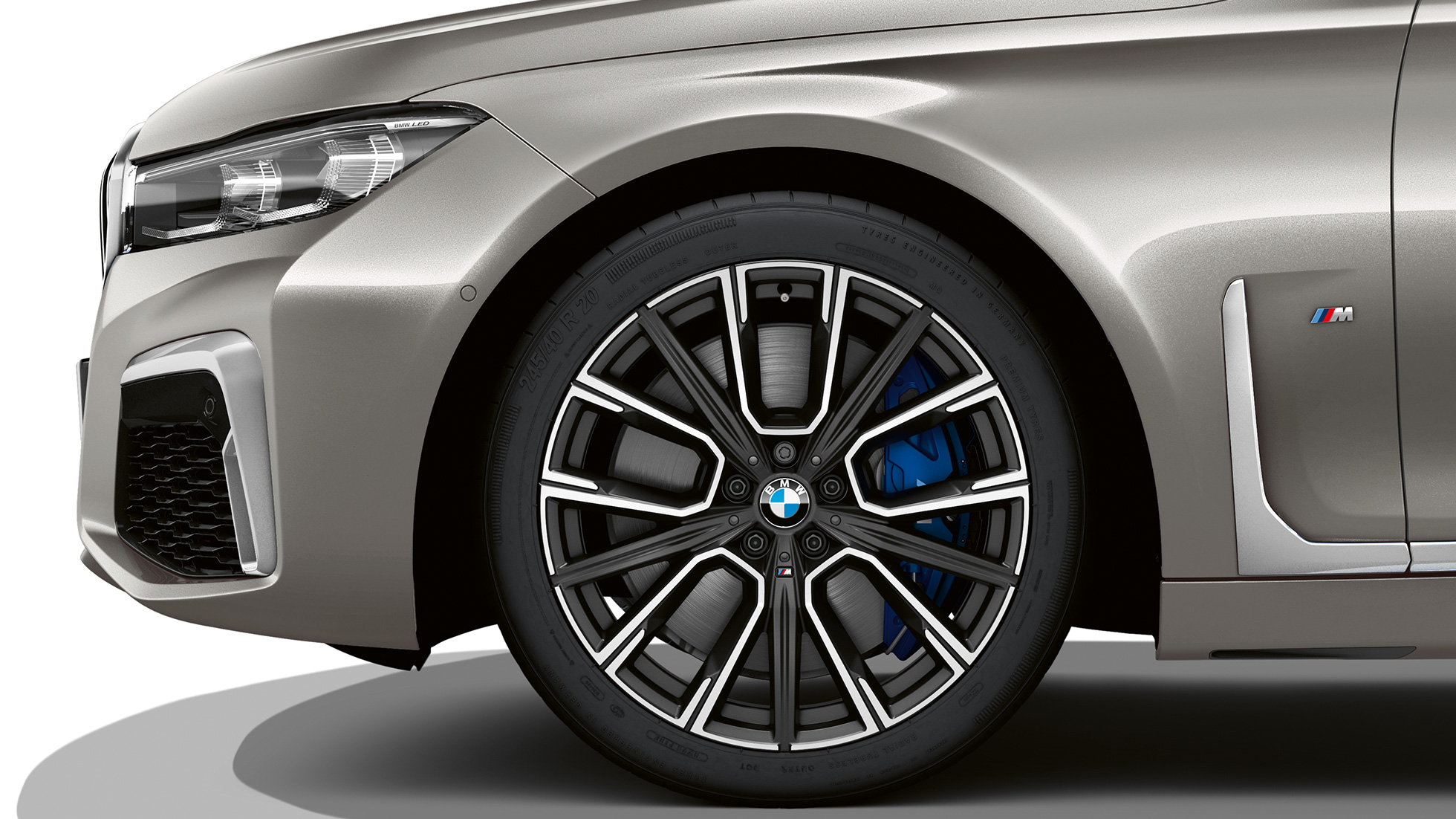 BMW 7 Reeks M sportpakket, velgen G11 BMW 7 Reeks M sportpakket: close-up van de velgen G11