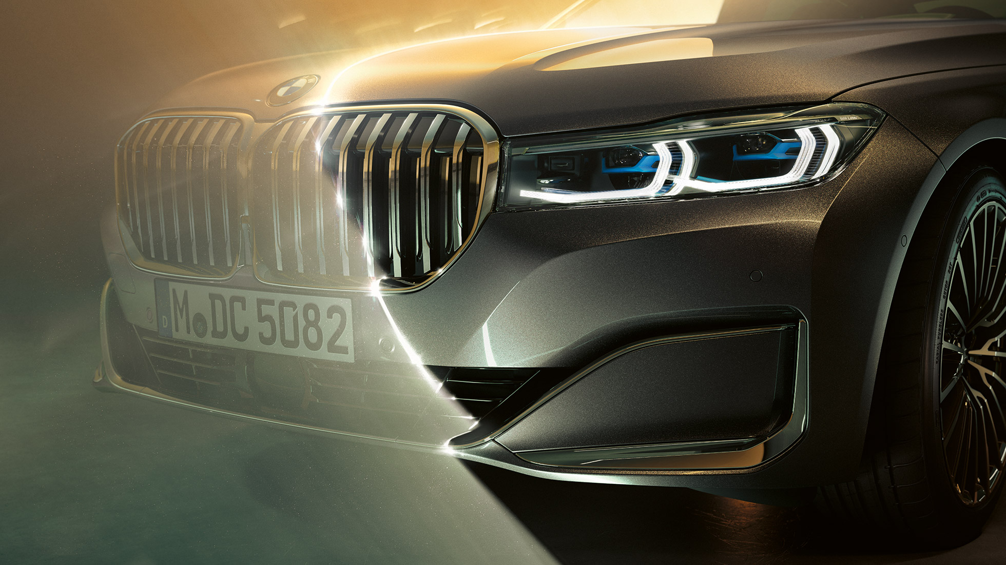 BMW 7 Reeks nieren en Laserlight G11 BMW 7 Reeks: Close-up van de voorkant met grote nieren en Laserlight G11