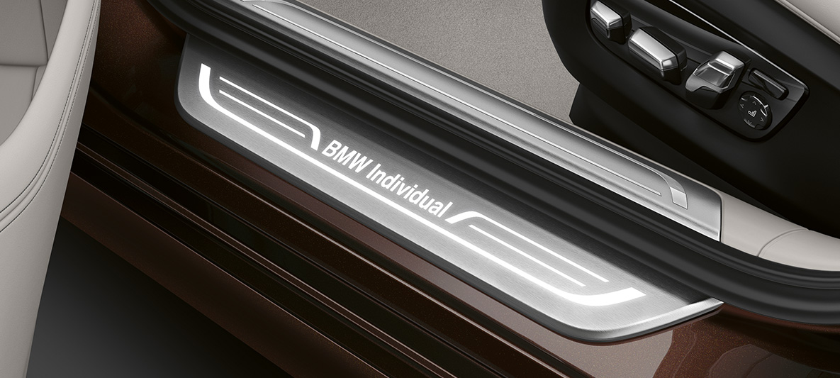 BMW Individual 7 Reeks deurdrempels BMW 7 Reeks: Deurdrempels met BMW Individual opschrift