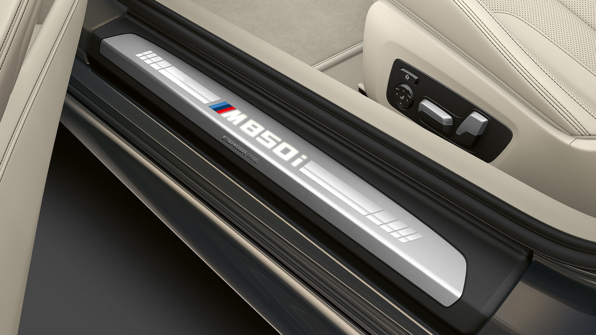 BMW M850i xDrive, Dravitgrau metallic, deurdrempel G14. BMW M850i xDrive, Dravitgrau metallic, deurdrempel G14.