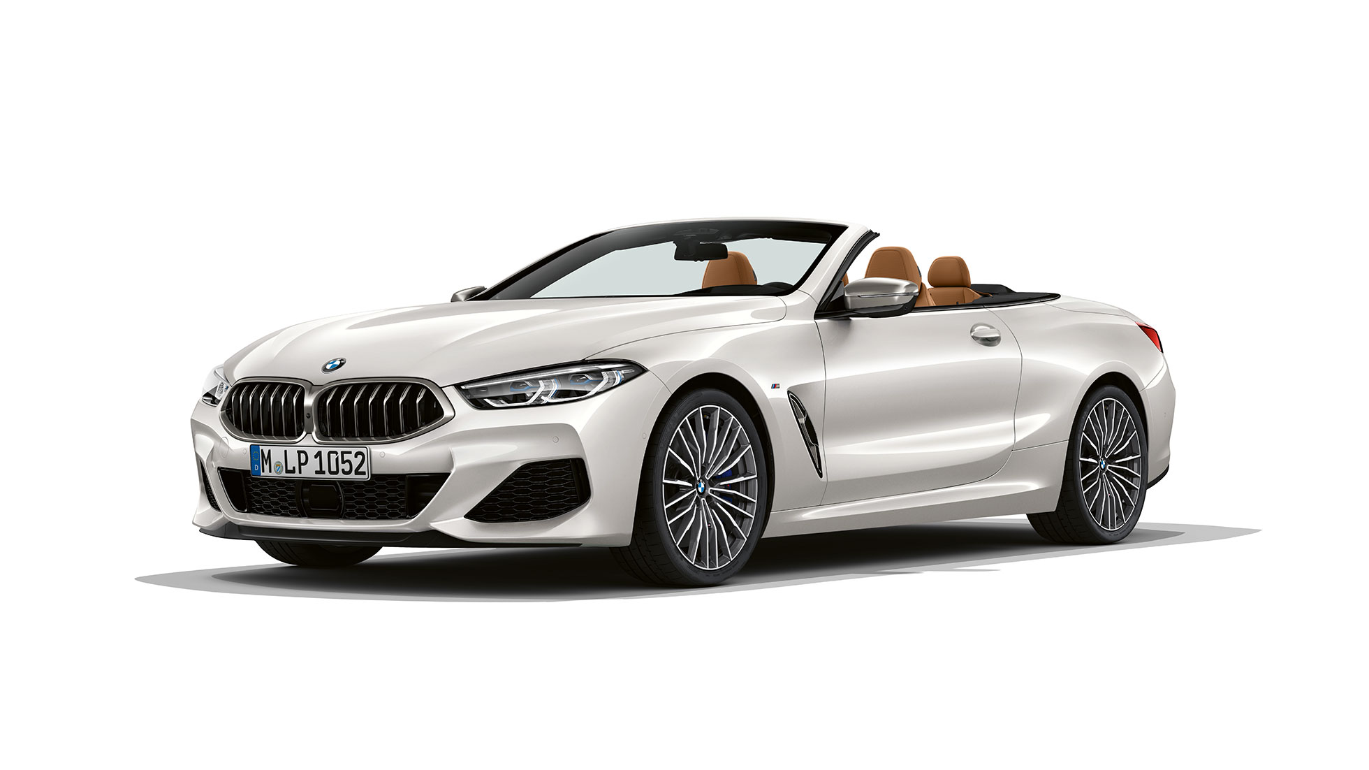 BMW M850i xDrive, Mineralweiß metallic, driekwartaanzicht vooraan G14. BMW M850i xDrive, Mineralweiß metallic, driekwartaanzicht vooraan G14.