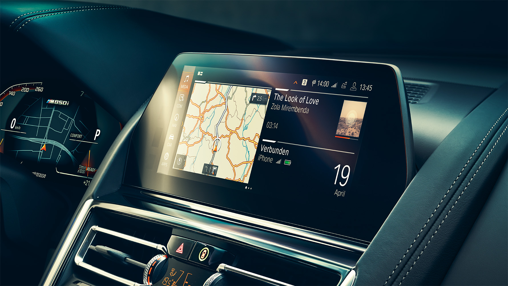 BMW 8 Reeks Coupé, BMW Live Cockpit Professional Interieur van de BMW 8 Reeks Coupé met Control Display en BMW Live Cockpit Professional.