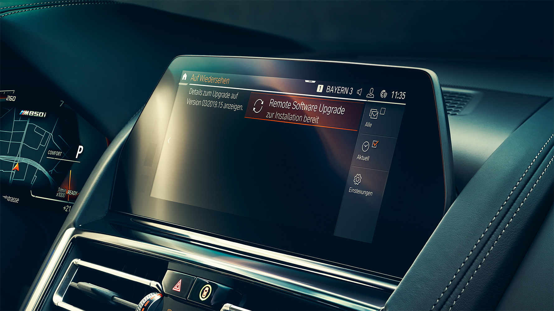 BMW 8 Reeks Coupé, cockpit Interieur van de BMW 8 Reeks Coupé met Control Display en Remote Software Upgrade.