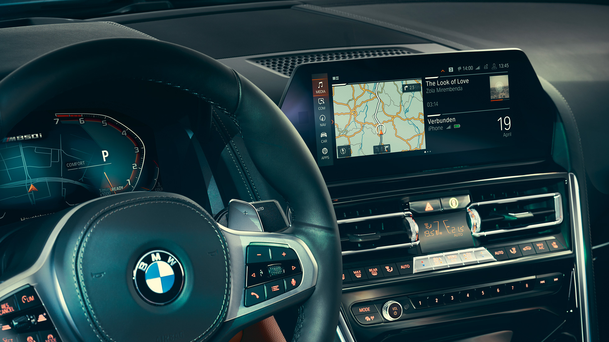 BMW Série 8 Coupé, poste de conduite G15. BMW Série 8 Coupé, poste de conduite, gros plan avec volant et Control Display G15.