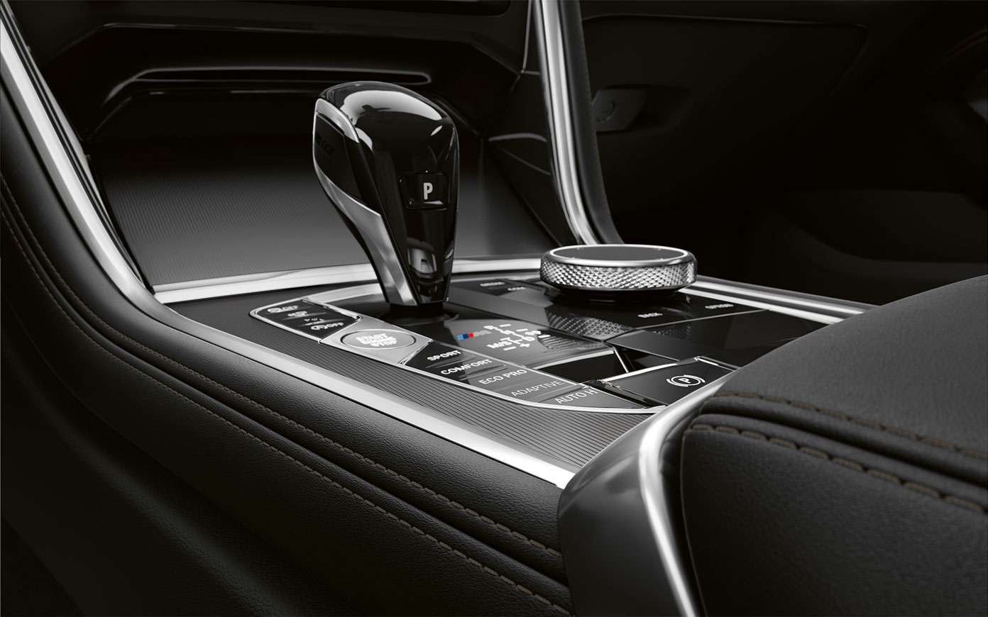 BMW Série 8 Coupé, console centrale G15. Détail : la console centrale de la BMW Série 8 Coupé G15.