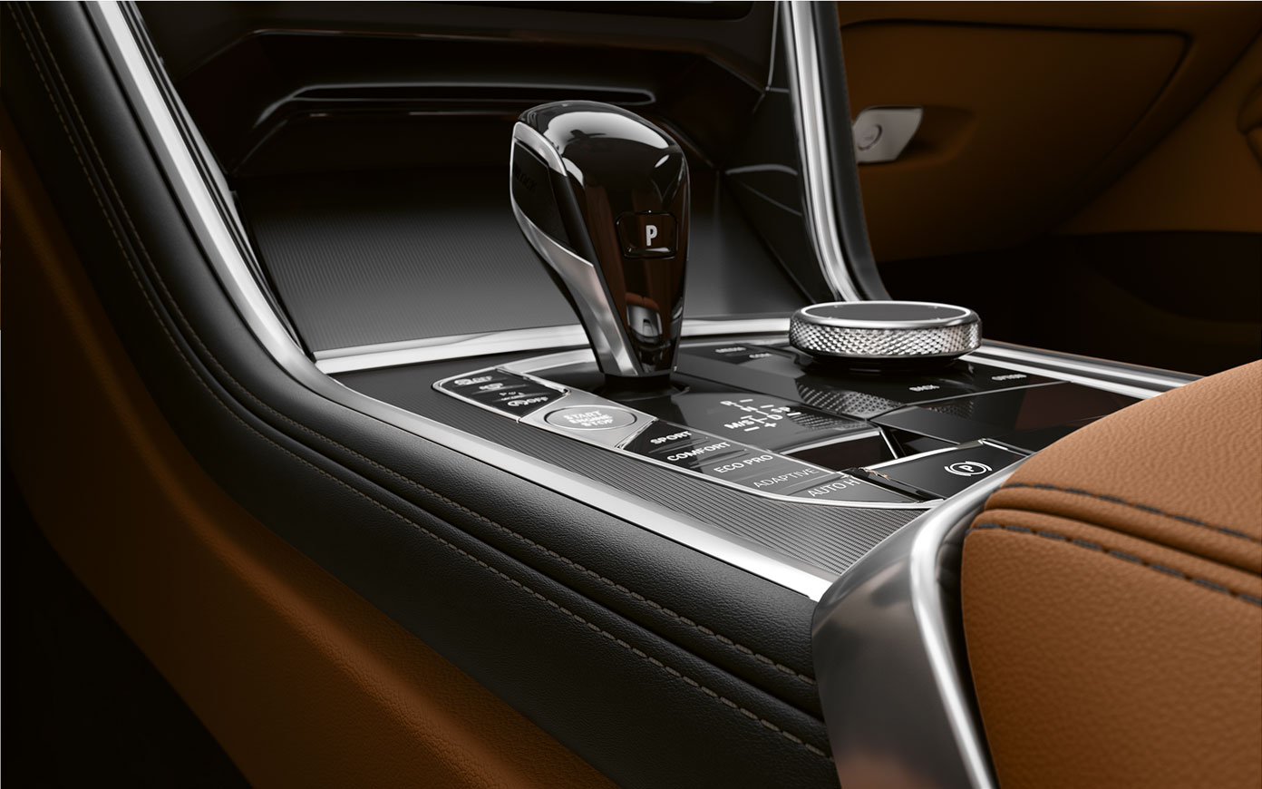 BMW Série 8 Coupé, console centrale G15. Détail : la console centrale de la BMW Série 8 Coupé G15.