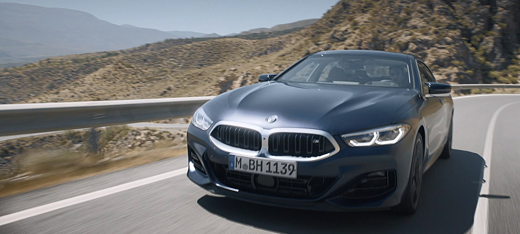 BMW Série 8 Gran Coupé G16 LCI restylage 2022 Dynamique de conduite en vidéo BMW Série 8 Gran Coupé G16 LCI restylage 2022 Dynamique de conduite en vidéo