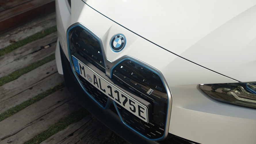 BMW i4 eDrive40 G26 2021 Mineralweiß exterieurdesign in detail video BMW i4 eDrive40 G26 2021 Mineralweiß exterieurdesign in detail video