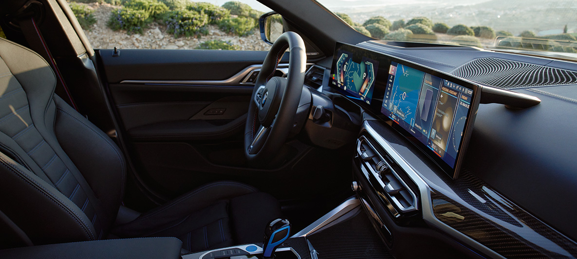 Cockpit BMW i4 M50 G26 2021 Cockpit BMW i4 M50 G26 2021 zijaanzicht interieur