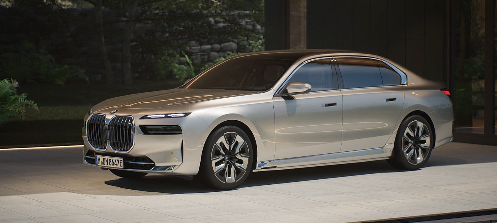 BMW i7 G70 exterieurhighlights in de video BMW i7 G70 BMW Individual Oxid grey metallic exterieurhighlights in de video