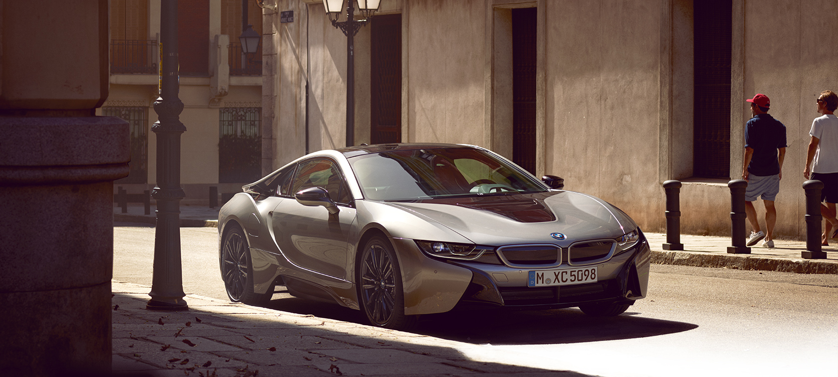 THE i8 I12 THE i8 I12
