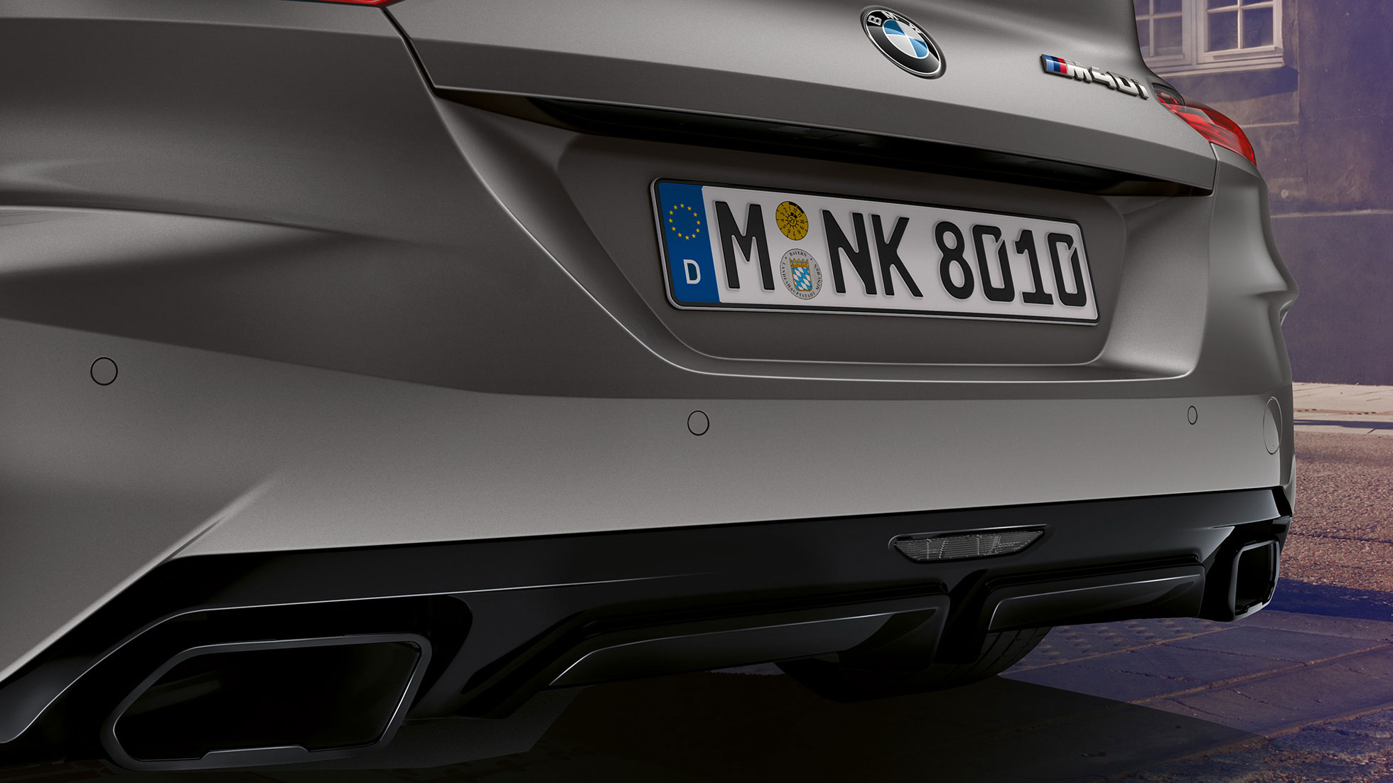 Tubulures d’échappement BMW Z4 M40i G29 Vue en gros plan des tubulures d’échappement de la BMW Z4 Roadster M40i G29 2019 BMW Individual Frozen Grey metallic