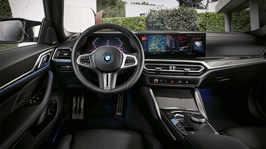 Poste de conduite de la BMW i4 M50 G26 2021 BMW i4 M50 G26 2021 habitacle, poste de conduite, tableau de bord et console centrale