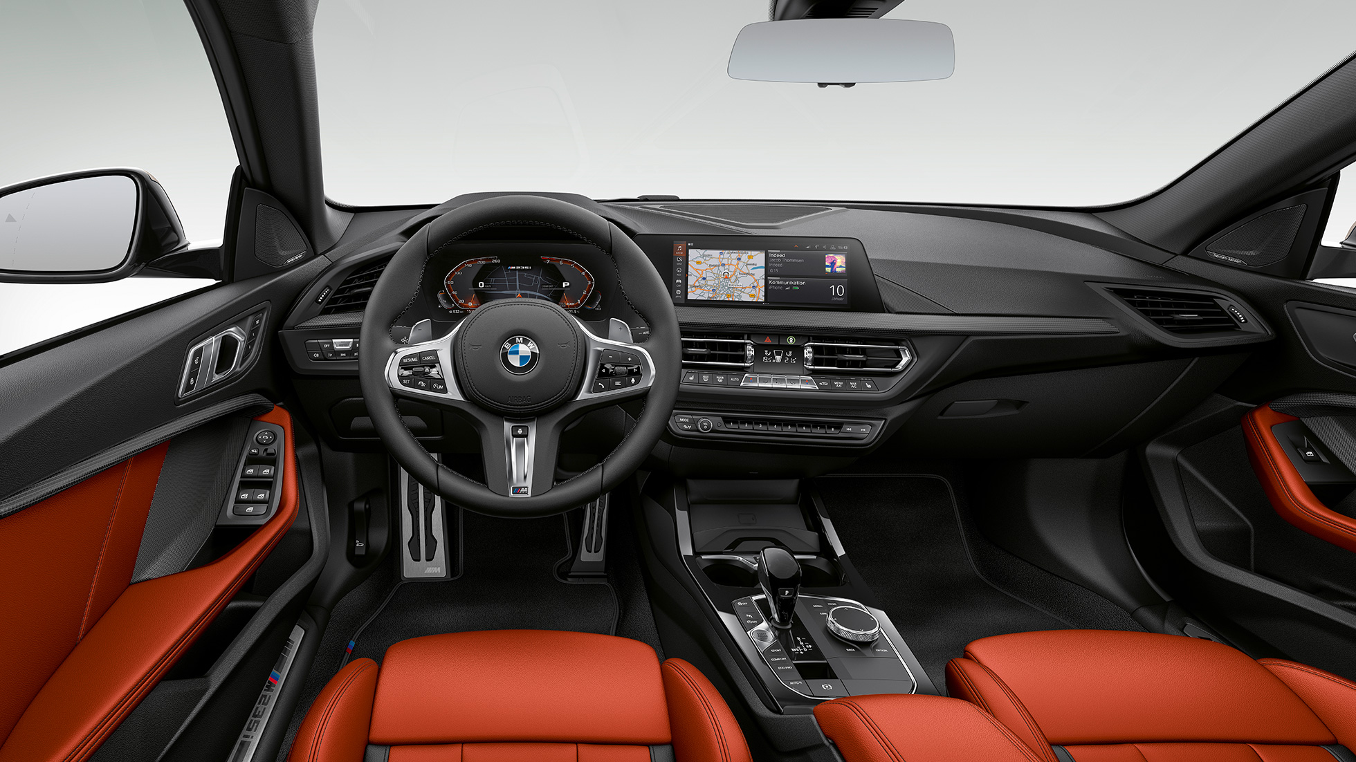 Cockpit BMW M235i xDrive Gran Coupé Op de bestuurder gerichte cockpit BMW M235i xDrive Gran Coupé 2020 F44 interieur