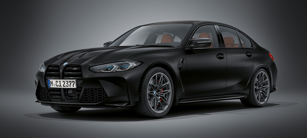 BMW Individual Frozen Black metallic BMW M3 Berline G80 2020 BMW M3 Berline BMW Individual Frozen Black metallic G80 2020 driekwart vooraanzicht stilstaand