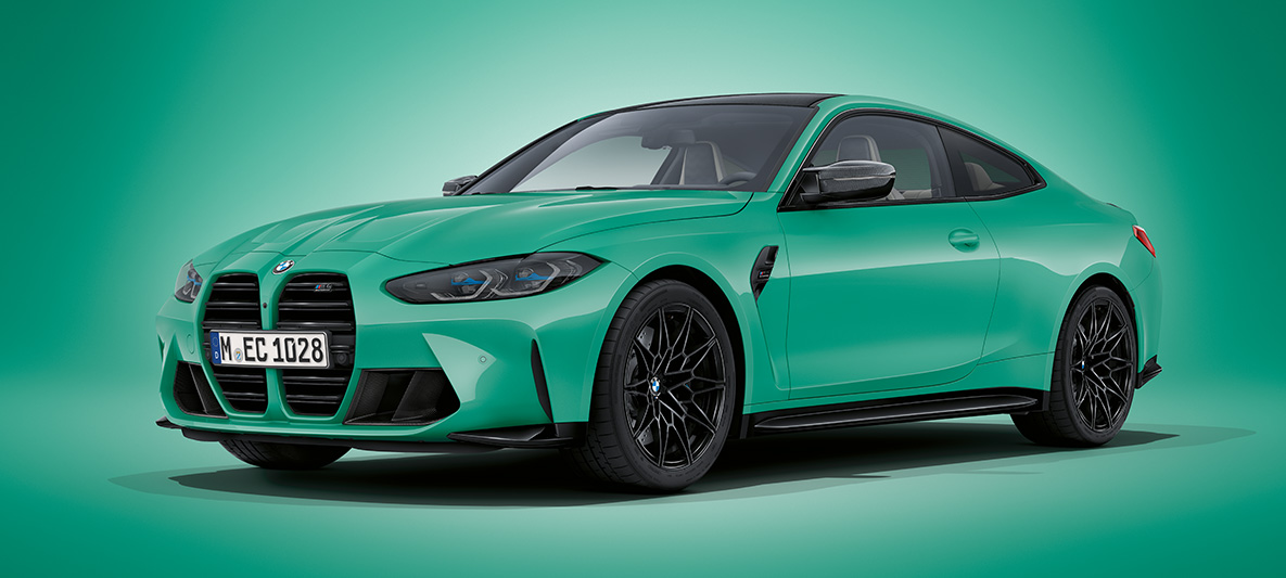 BMW M4 Coupé BMW Individual Mint metallic G82 2021 driekwart vooraanzicht stilstaand BMW M4 Coupé BMW Individual Mint metallic G82 2021 driekwart vooraanzicht stilstaand