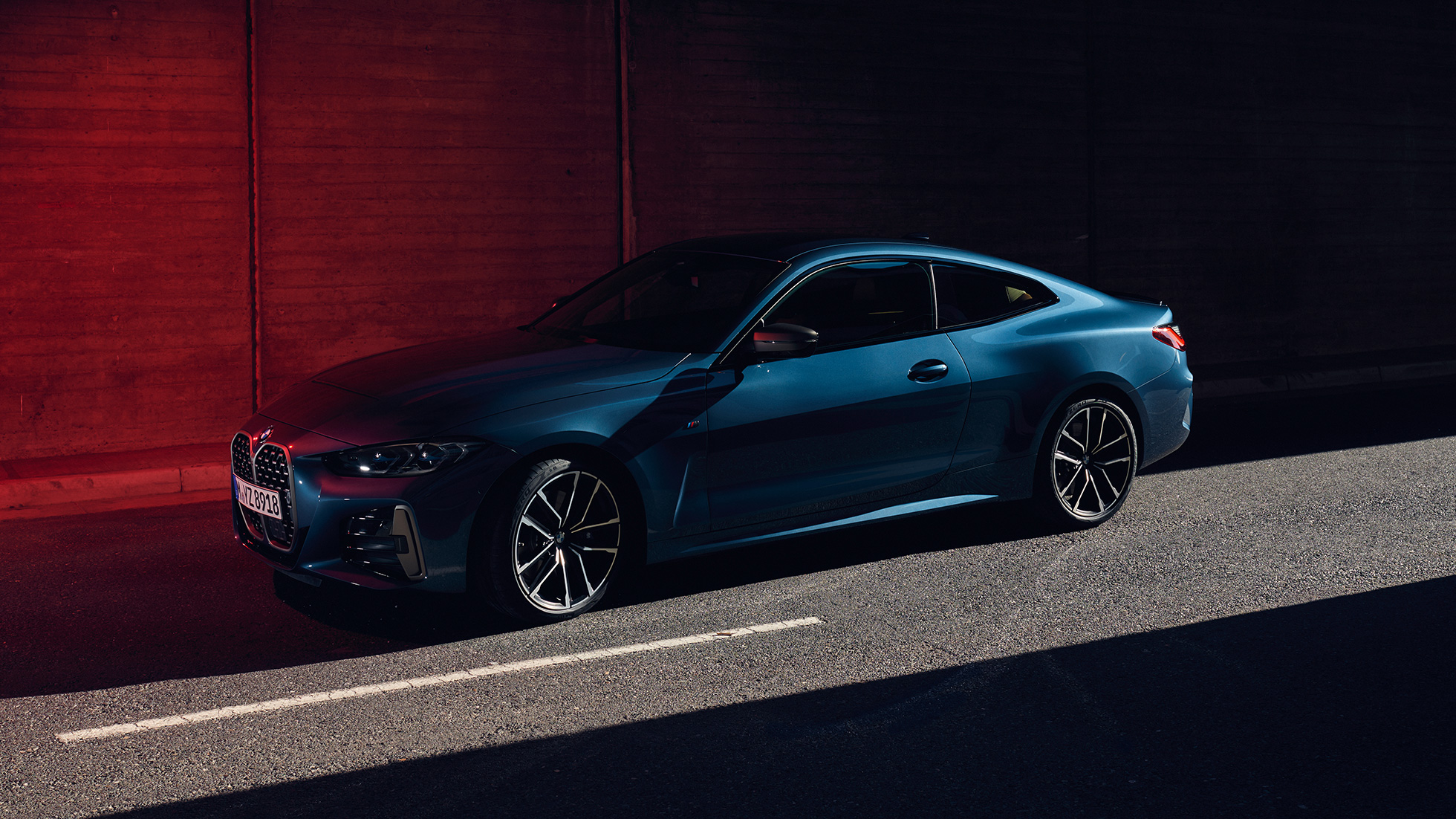 Zijaanzicht daklijn BMW M440i xDrive Coupé G22 2020 BMW M440i xDrive Coupé Arctic Race Blue metallic G22 2020 zijaanzicht daklijn