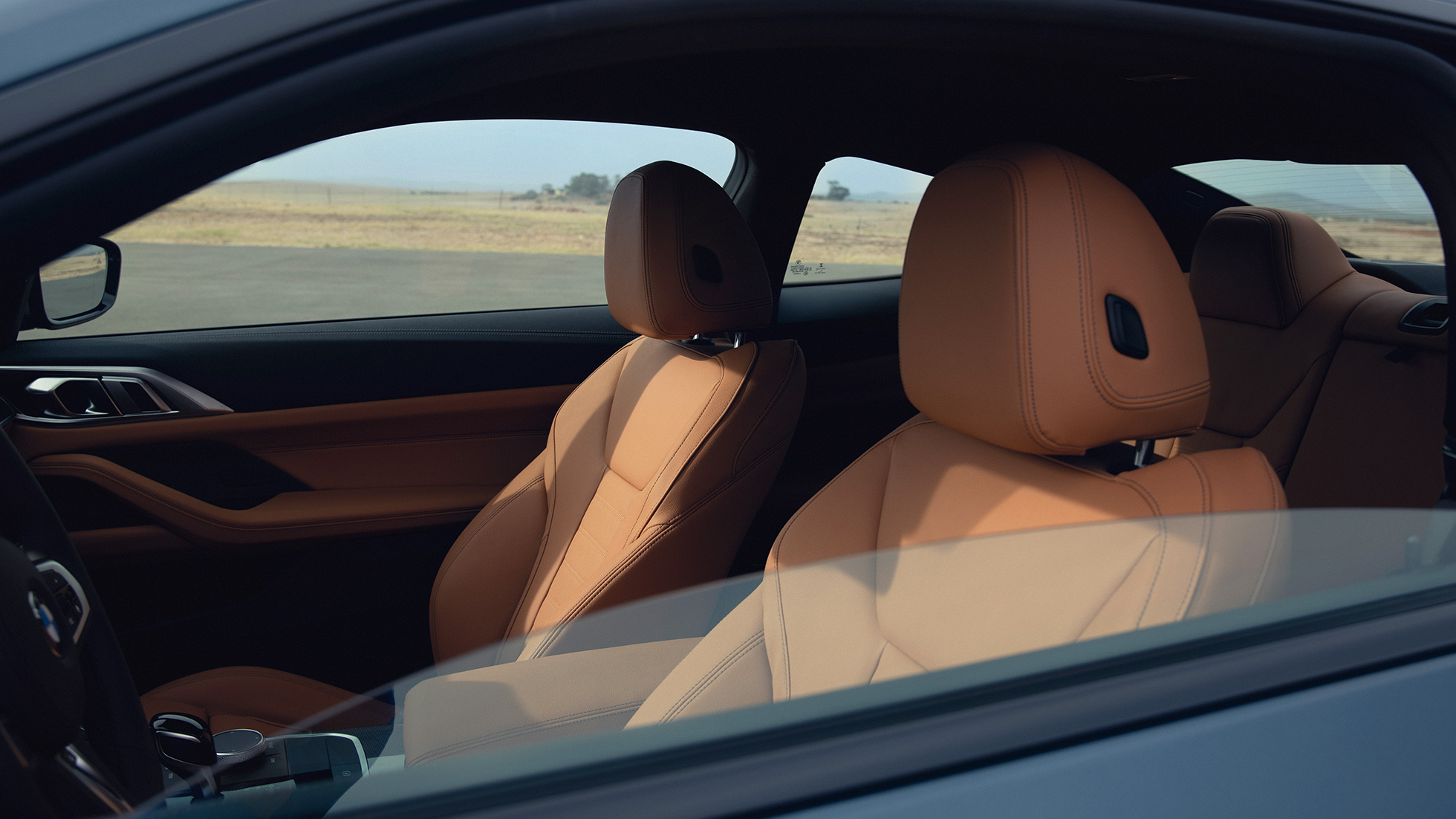 Sportzetels BMW M440i xDrive Coupé G22 2020 BMW M440i xDrive Coupé Arctic Race Blue metallic G22 2020 interieur sportzetels