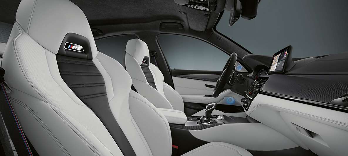 M5 sièges sport. BMW M5 détail M sièges sport.