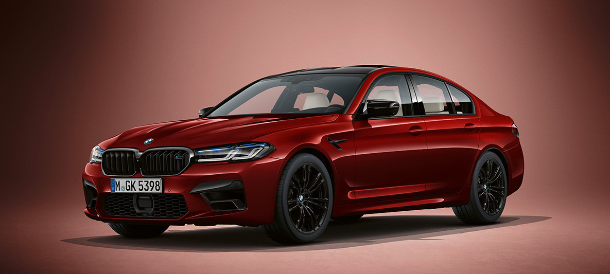 BMW Individual BMW M5 Berline F90 2020 Aventurinrot metallic BMW Individual BMW M5 Berline F90 LCI facelift 2020 Aventurinrot metallic driekwart vooraanzicht