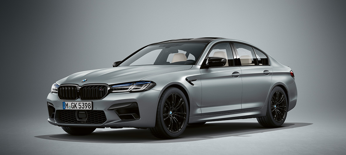 BMW Individual BMW M5 Berline F90 2020 Frozen Bluestone metallic BMW Individual BMW M5 Berline F90 LCI facelift 2020 Frozen Bluestone metallic driekwart vooraanzicht