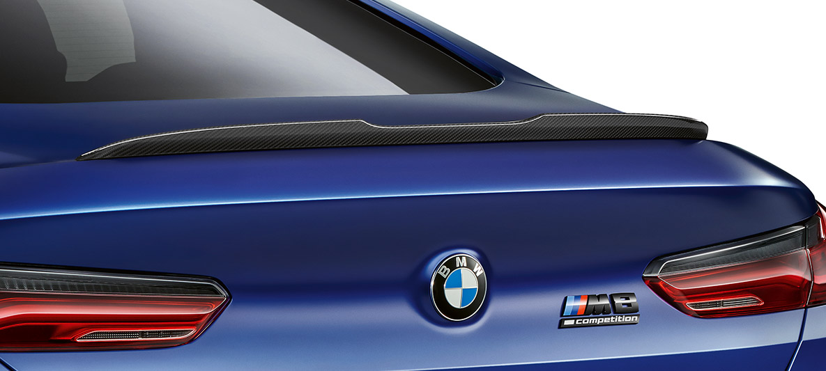 Achterspoiler in Carbon F92. BMW M8 Competition Coupé, achterspoiler van het M Carbon exterieurpakket F92.