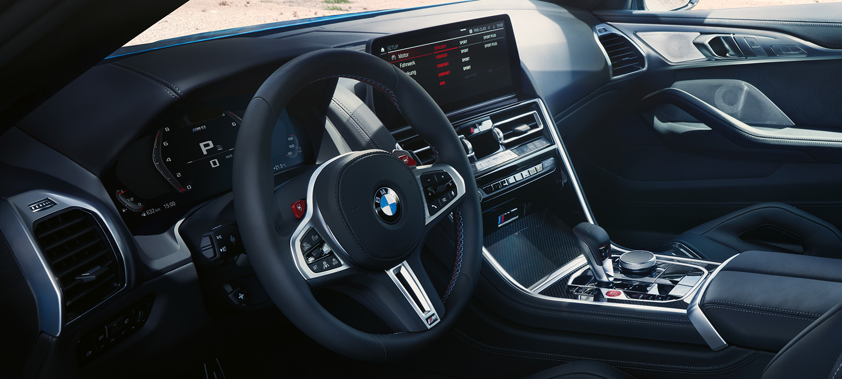 Lederen M stuur BMW M8 Competition Coupé F92 LCI facelift 2022 cockpit BMW M8 Competition Coupé F92 LCI facelift 2022 cockpit Control Display lederen M stuur