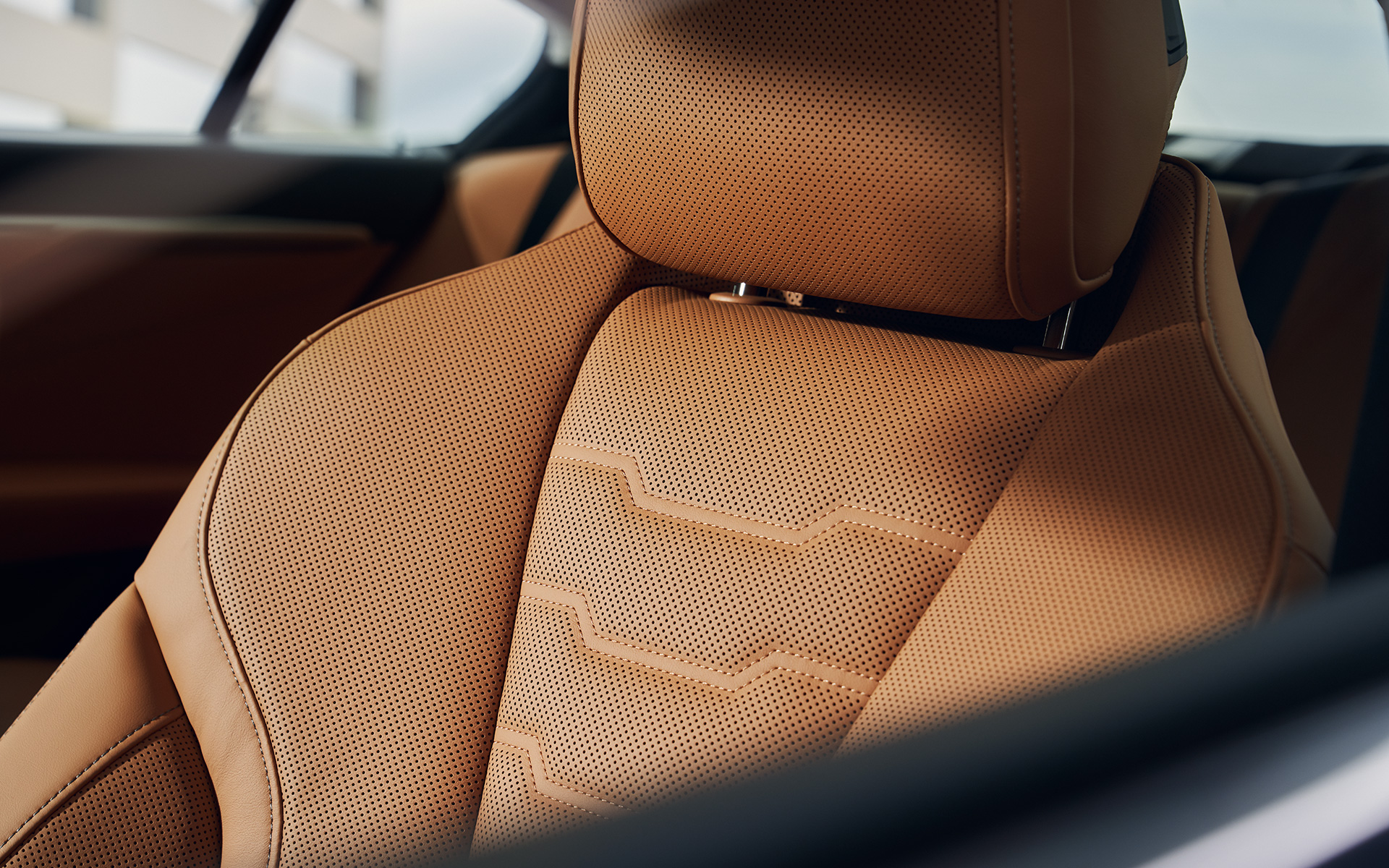 BMW Individual binnenbekleding volleder Merino Cognac BMW M850i xDrive Gran Coupé G16 LCI facelift 2022 BMW M850i xDrive Gran Coupé G16 LCI facelift 2022 BMW Individual binnenbekleding volleder Merino Cognac close-up