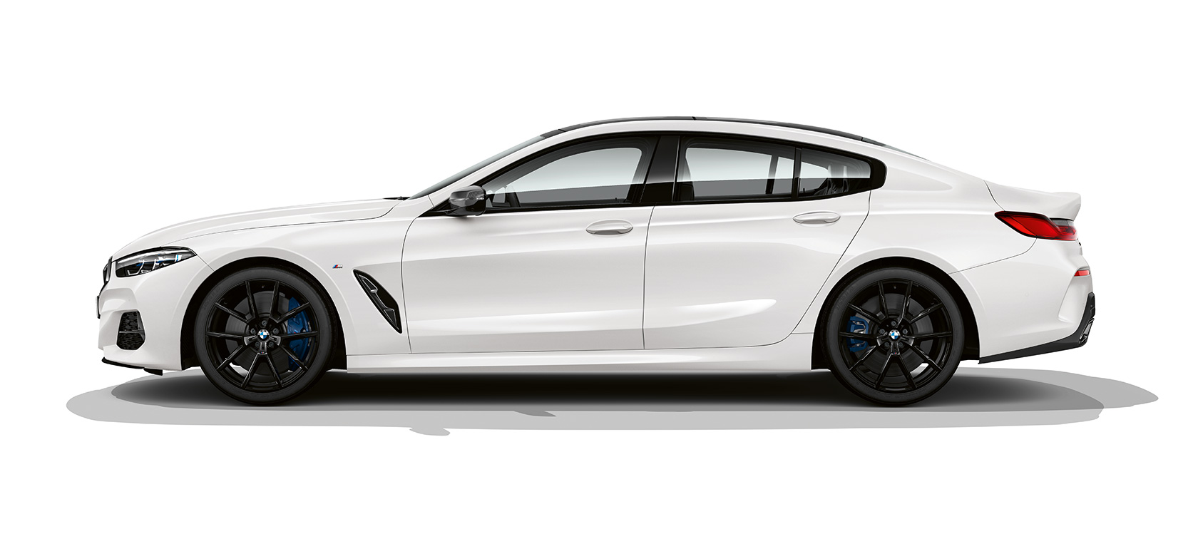 Vue de profil de la BMW M850i xDrive Gran Coupé G16 Vue latérale de la BMW M850i xDrive Gran Coupé G16 2019 en BMW Individual Mineralweiß